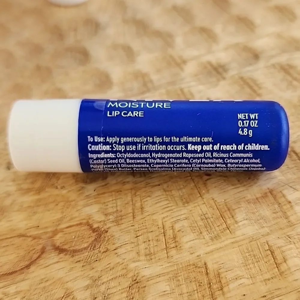 Summer Lips 5 Nivea Moisture Lip Care Sticks